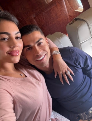 Cristiano Ronaldo et Georgina Rodríguez posant ensemble avant leur futur mariage